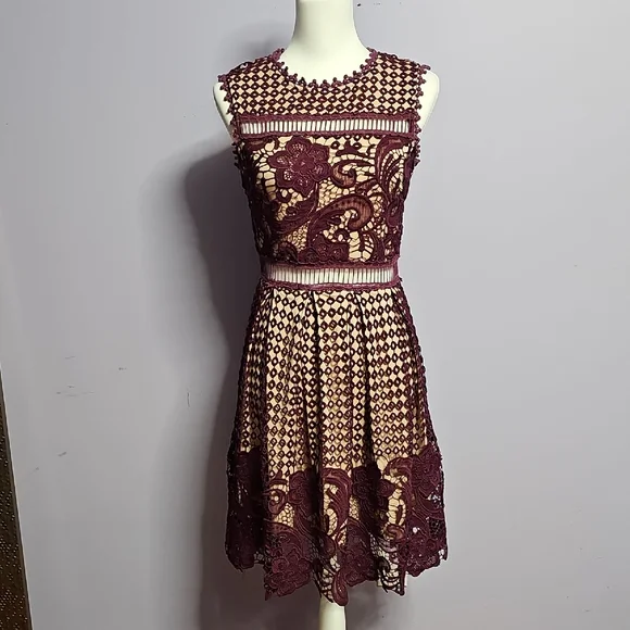 LA ROPERIA Pleated Cream w/Maroon Crochet Overlay Midi Dress - Picture 1 of 10